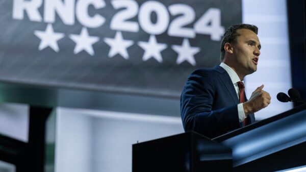 Conservatief commentator Charlie Kirk neergeschoten op universiteit in Utah