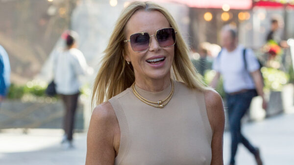 De 54-jarige Amanda Holden had het overduidelijk behoorlijk frisjes