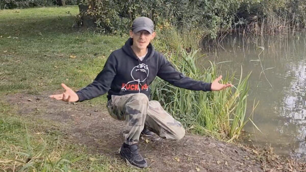 De muzikale monsterhit van de week: De Zingende Karpervisser - Karperlied