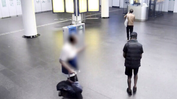 41-jarige comedian mishandeld op het Centraal Station in Amsterdam