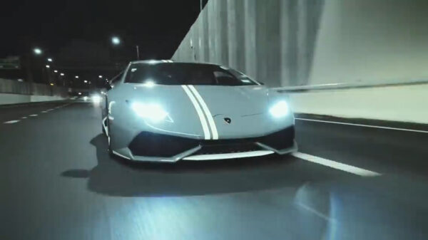 Even genieten van het gejank van een Twin Turbo Lamborghini Huracán