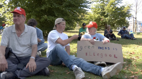 Bender bij demonstratie tegen strafbaar stellen van illegaal verblijf