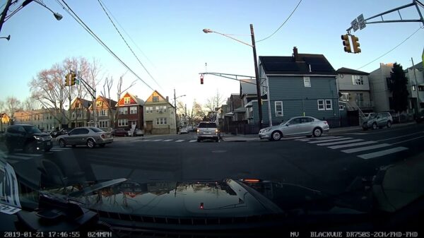 Garagemedewerkers betrapt op lekker stukje joyriden in Ford Mustang GT