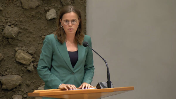 Mirjam Bikker met gestrekt been tegen feestdagenbeleid van Hogeschool Utrecht