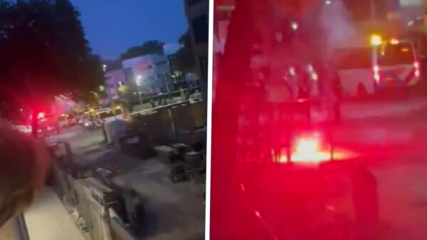 Koranverbranding bij azc Hoofddorp loopt uit op rellen, ME grijpt stevig in