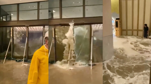 Lobby van hotel in Hongkong verandert in wildwaterbaan door tyfoon Ragasa