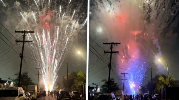 Keihard genieten van de bizarre vuurwerkshow van je pyro-buurman