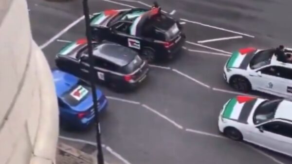 Palestina-strijders roepen op tot gruwelijke misdaad tegen Joden via luidspreker