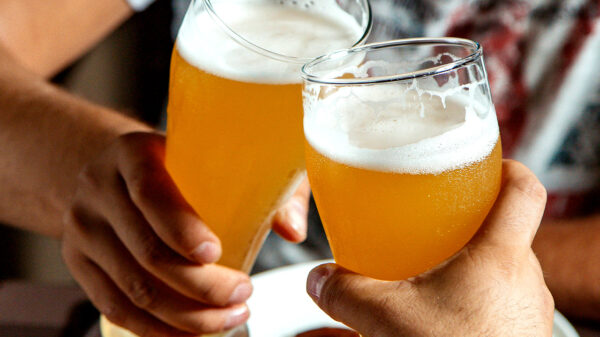 Fijn: Onderzoek wijst uit dat elk glas alcohol de kans op dementie verhoogt