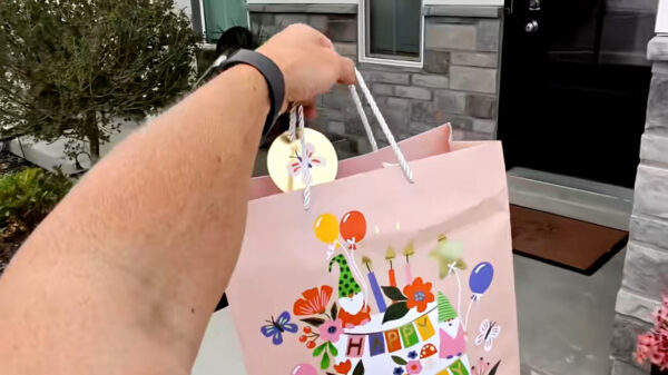 Op een (on)smakelijke manier wraak nemen op de kakkende hond van je buren