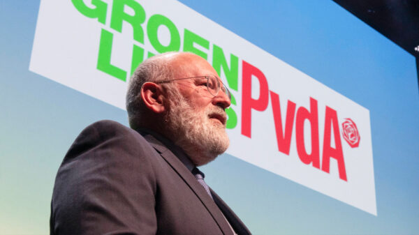 Timmermans vergelijkt Wilders met 'dronken oom' tijdens congres