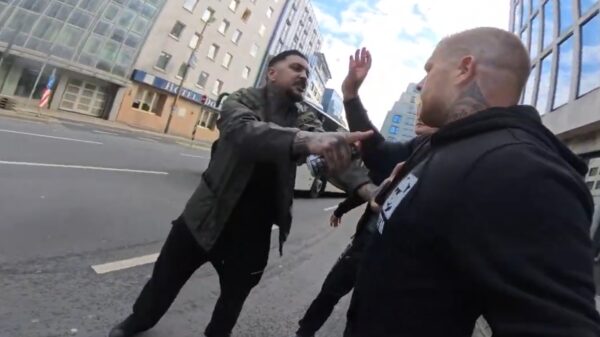 Nederlandse Youtuber 'Dutch Travel Maniac' aangevallen in Frankfurt