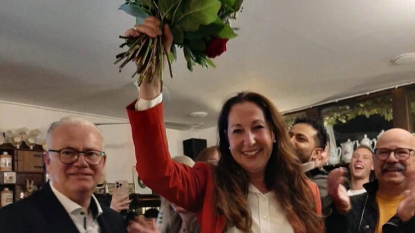 Nieuwe Duitse burgemeester door meerdere mannen neergestoken op straat