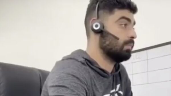 Nog een collega die slachtoffer van superflauwe callcenter-humor is geworden