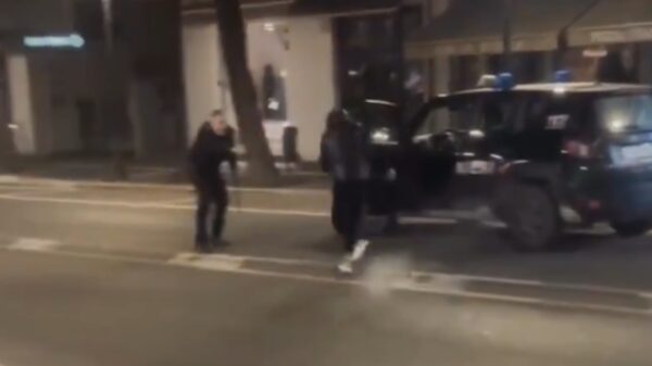 “Allah"-schreeuwer rent met mes op agent af, wordt doorzeefd met kogels