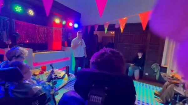 Rapper Sjors gaat los op zorgboerderij voor mensen met een beperking!