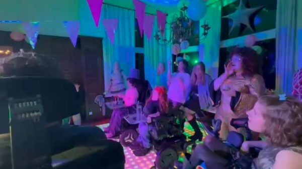 Rapper Sjors gaat los op zorgboerderij voor mensen met een beperking!