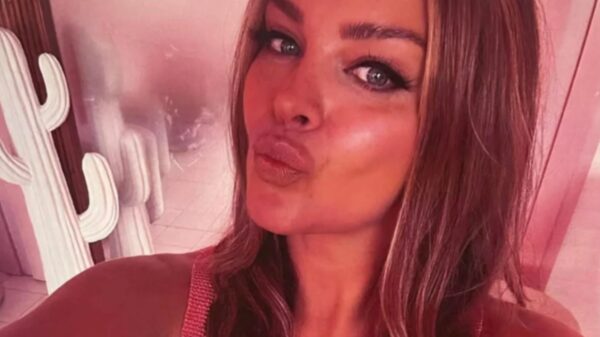 Beelden opgedoken: Miljuschka schrapt gewaagde lingeriefoto uit magazine