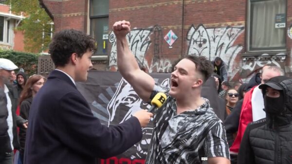 Bender was er weer bij tijdens de anti-azcdemonstratie in Amsterdam