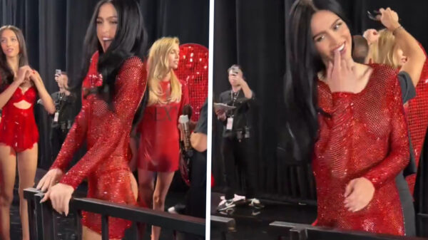 Amelia Gray laat backstage bij Victoria’s Secret veel van zichzelf zien