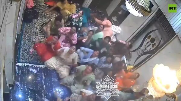 Bizarre zelfmoordpoging: 24 transgenders drinken vloerreiniger in India