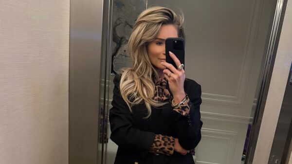 OEPS: Nikkie Plessen laat nét iets te veel zien in promo van skibril