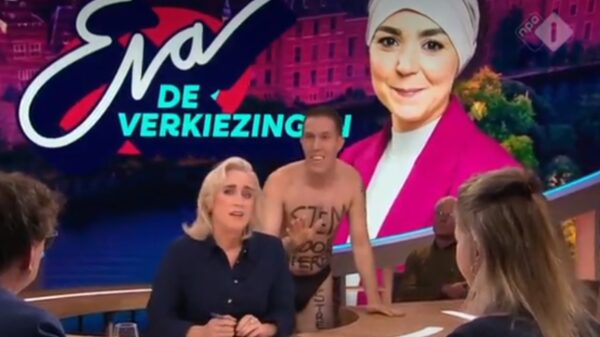 Beruchte dierenactivist trekt kleding uit en crash talkshow van Eva Jinek
