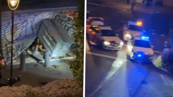 Geschift: Amsterdamse tieners rammen bestelbusje recht door gevel van juwelier