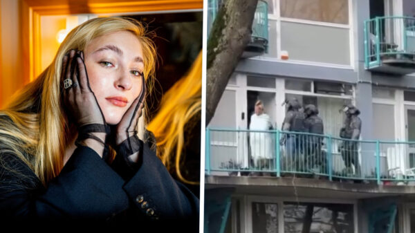 Video: Moeder van zangeres S10 opgepakt in Hoorn voor stalking