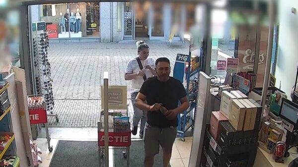 Winkeldieven slaan toe bij Etos in Deventer: €1600,- aan parfum weg