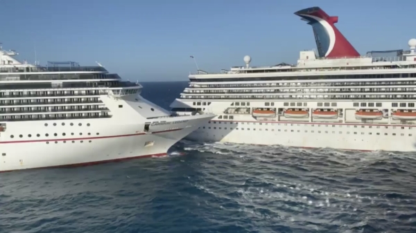 Parallel inparkeren blijkt voor Mexicaans cruiseschip nog een behoorlijke uitdaging te zijn