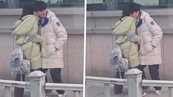 Echte liefde is: Je vriendin helpen met krabben als ze giga jeuk heeft