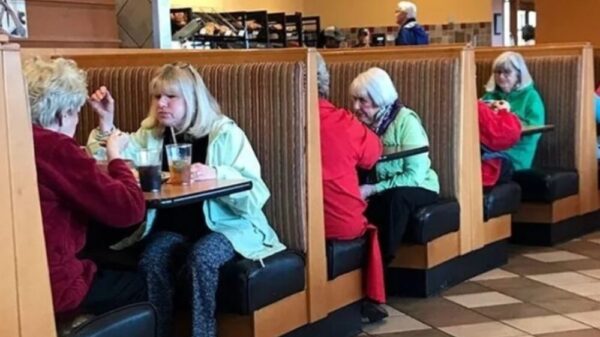 20 glitches in de Matrix waar zelfs Neo raar van aan de pillen gaat