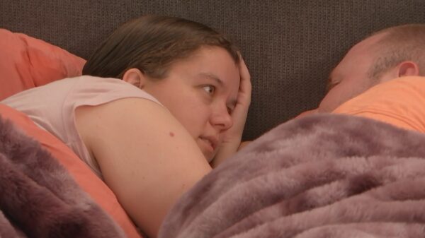 Mirjam bekent dat ze iets té hitsig wordt nadat ze hebben gezoend