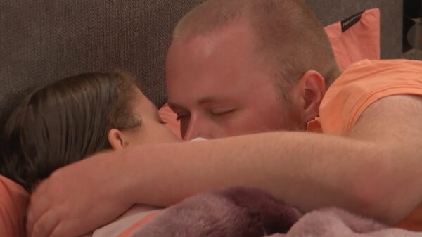 Mirjam bekent dat ze iets té hitsig wordt nadat ze hebben gezoend