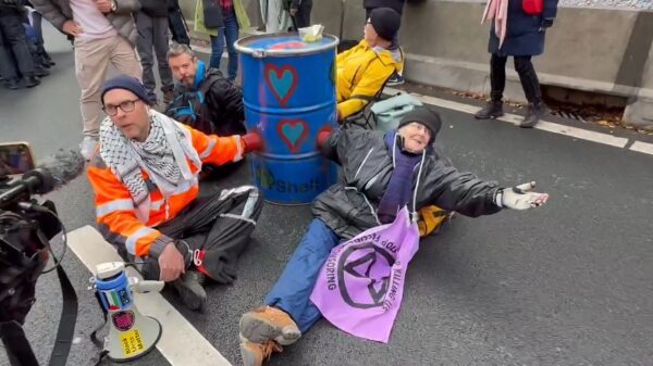 XR blokkeert opnieuw snelweg bij Den Haag: A12 verandert in openlucht-gesticht
