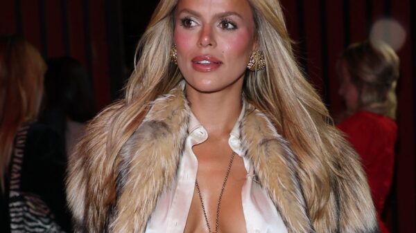 SI-model Brooks Nader maakt van wardrobe malfunctions haar handelsmerk