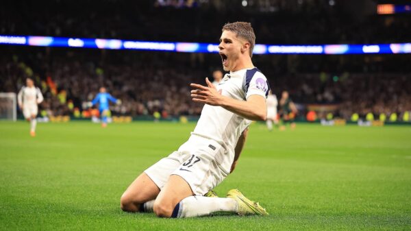 Wereldgoal van Micky van de Ven na een heerlijke solo van 90 meter!