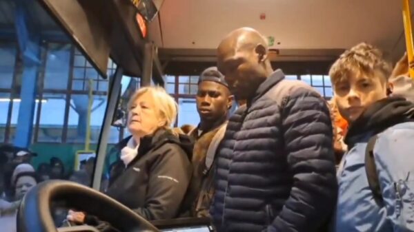 Instapdrama in Lissabon: Chauffeur filmt strijdtoneel voor passagiers