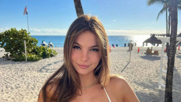 Verwarming op standje sauna, maar deze babes blijven koppig door shinen