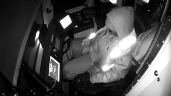 Metro vliegt bijna uit de bocht nadat de machiniste in slaap valt