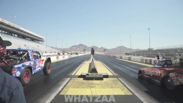 Wat gebeurt er als 850 pk en 10.000 pk het tegen elkaar opnemen?