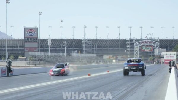 Wat gebeurt er als 850 pk en 10.000 pk het tegen elkaar opnemen?