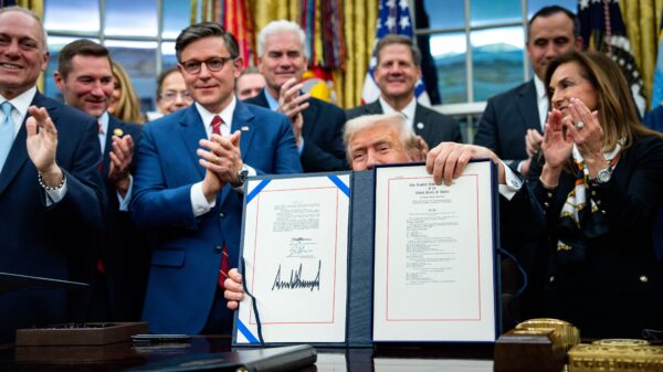 Donald Trump belooft dikke buitenlanders toegang tot VS te ontzeggen