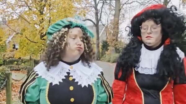 Roetveegpieten Hellendoorn afgefakkeld op Facebook: "chloorpieten"