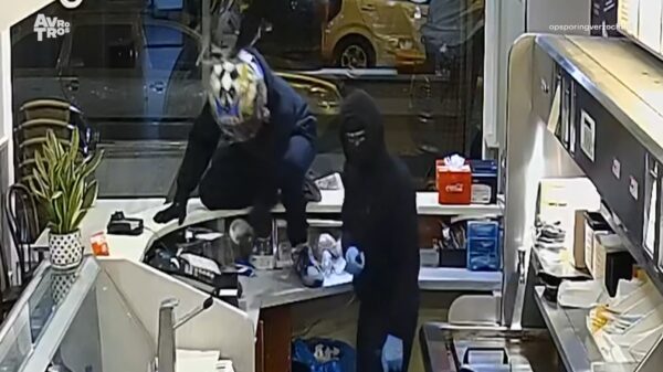Laffe overvallers vluchten cafetaria uit na lading frituurvet van eigenares