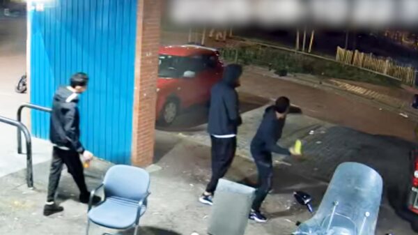 Homo's mishandeld en uitgescholden door groepje 'mannen' in Den Haag