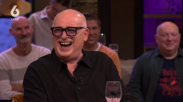 René van der Gijp reageert op geheel eigen wijze op nieuwe details Marc Overmars