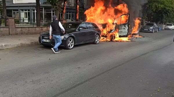 Man heeft 3 complete werkdagen nodig om zijn Audi weg te rijden