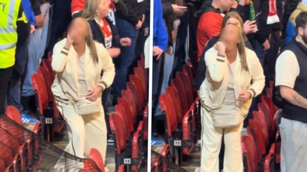 Dit is de laatste keer dat ze met d'r moeder naar een voetbalwedstrijd gaat